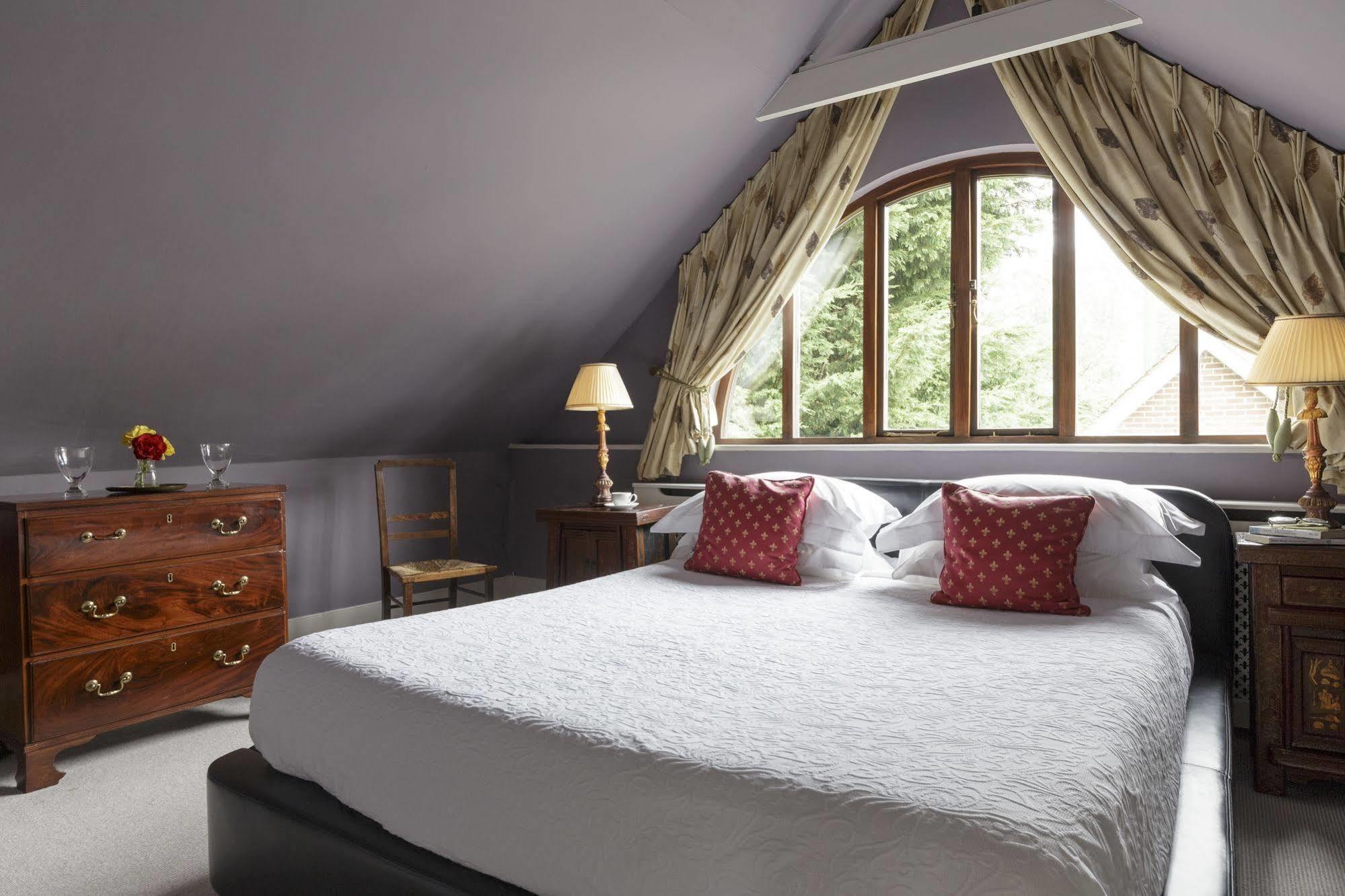 Rectory Manor Guest House Лавенем Екстериор снимка